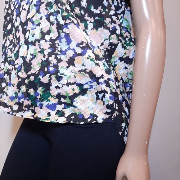 3/$20 BCBGENERATION Floral Flowy Blouse Short Sleeve Draped Open Back Cut Out - Picture 6 of 12